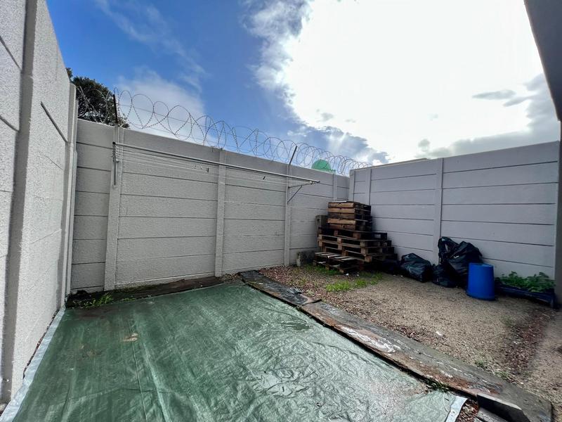 2 Bedroom Property for Sale in Ruyterwacht Western Cape